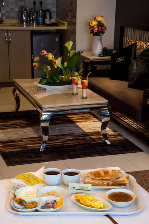 Al Yamama Palace Hotel Suites Эр-Рияд Номер фото