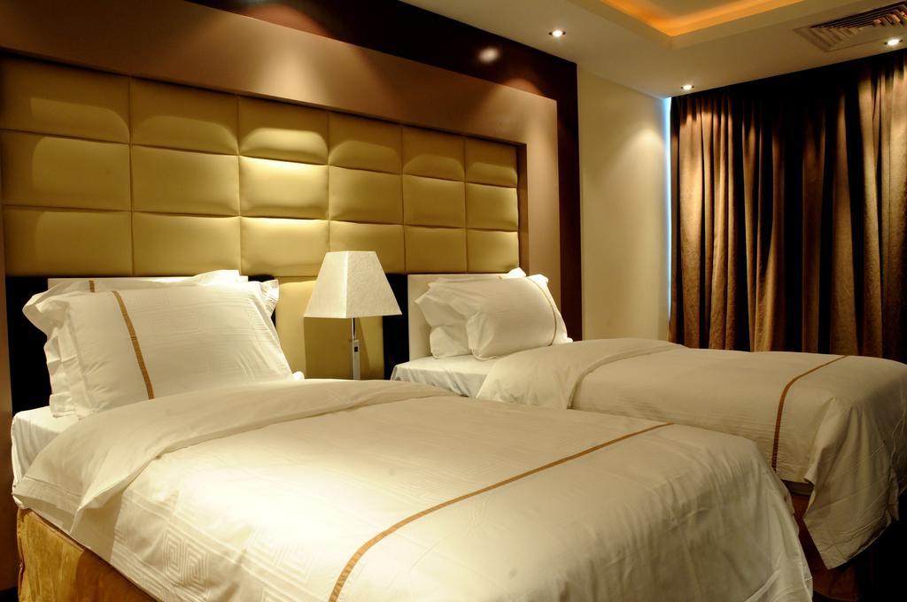 Al Yamama Palace Hotel Suites Эр-Рияд Номер фото